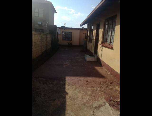 2 BEDROOM HOUSE FOR SALE IN PROTEA GLEN